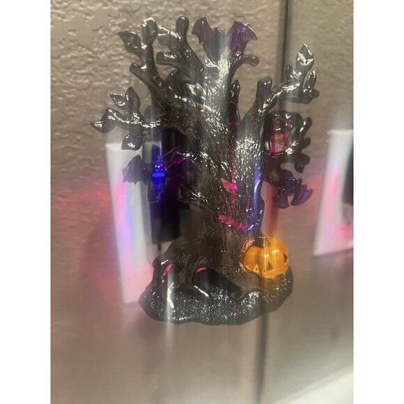 Bath & Body Works 2022 HALLOWEEN HAUNTED TREE Wallflower Plug in Night Light - Picture 2 of 3